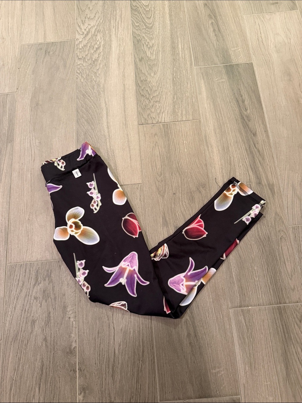 Molo Girls Black, Pink, and PurpleFloral Leggings Size 8